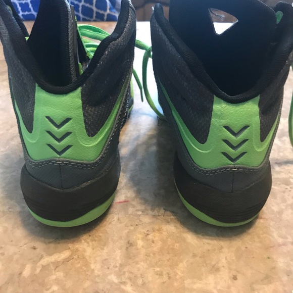 And1 boys high top shoes - Picture 2 of 4